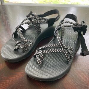 Chaco Women's ZX2 Size 6 Classic Toe Loop Outdoor Sport Sandal Black…